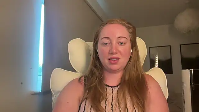 arielsweetieee online show from May 22, 2026, 5:11 pm
