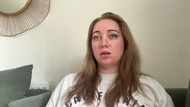 arielsweetieee online show from May 20, 2026, 11:51 am