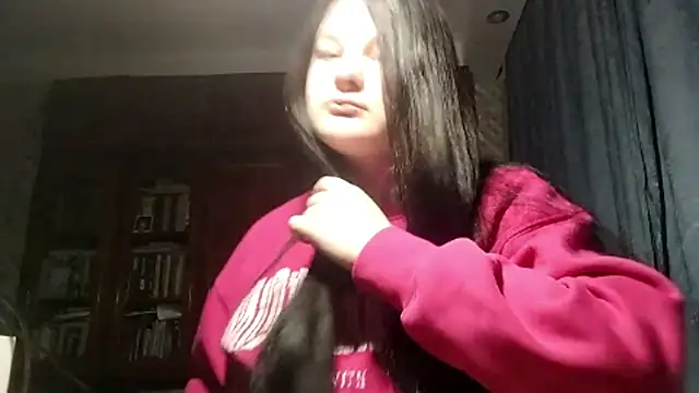 BeatriceMolands online show from April 26, 2026, 7:22 pm