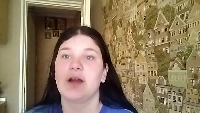 BeatriceMolands online show from May 12, 2026, 9:04 am