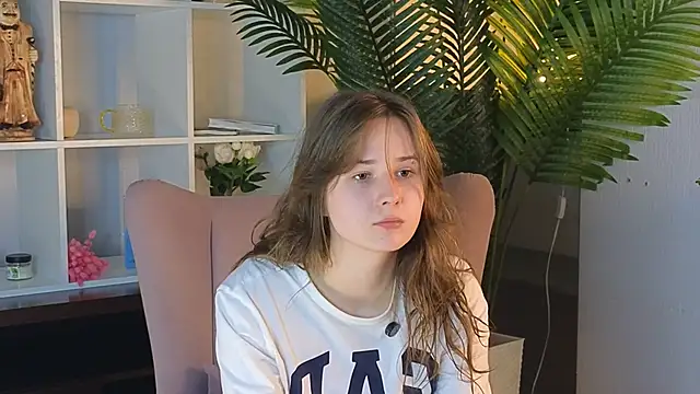 PamalaWhittmore online show from April 18, 2026, 1:57 pm