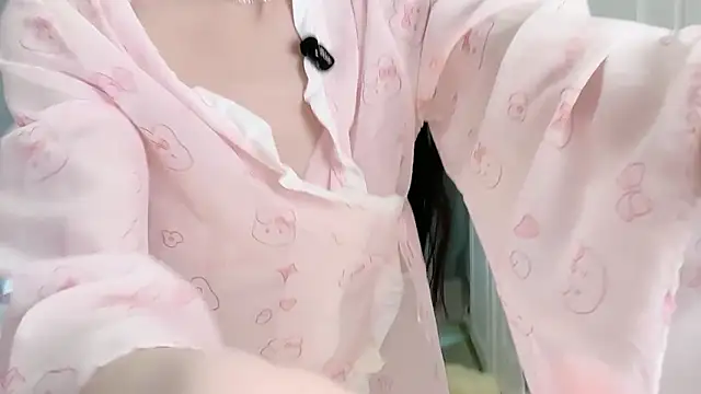 XiaoMei-iiiiii online show from May 26, 2026, 2:31 am