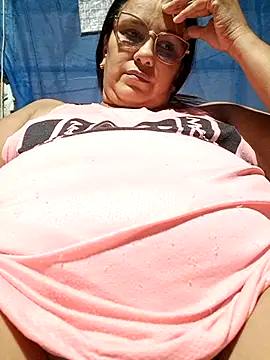 Snapshot of Samanta-42 chatting on May 23, 2026, 11:59 pm Samanta-42 online show from May 23, 2026, 11:59 pm