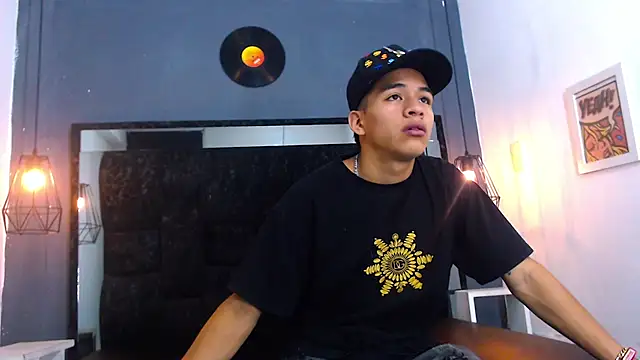 Snapshot of Lian_Jacob chatting on May 10, 2026, 9:05 pm Lian Jacob online show from May 10, 2026, 9:05 pm