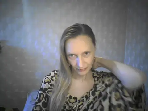 LunaBelle8 online show from April 27, 2026, 5:11 pm