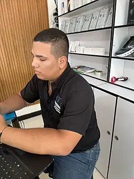 Patricio 02 online show from April 29, 2026, 8:48 pm