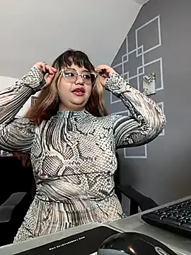 BelleVivianne online show from May 9, 2026, 1:03 pm