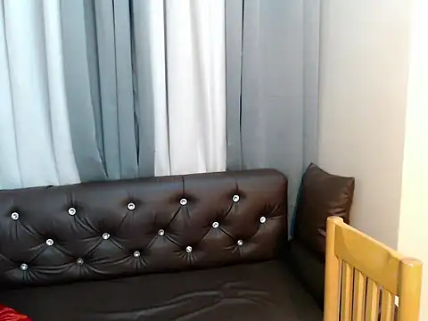 Snapshot of marie_castro chatting on May 27, 2026, 9:49 am marie castro online show from May 27, 2026, 9:49 am