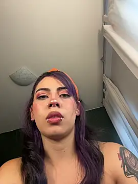 Latinxxcouple online show from March 26, 2026, 4:05 pm