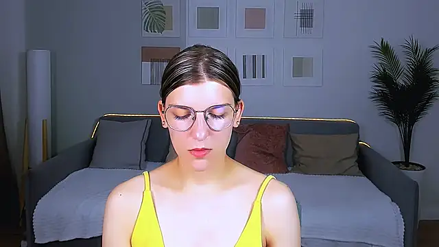 AnnaThorne online show from June 3, 2026, 3:40 am