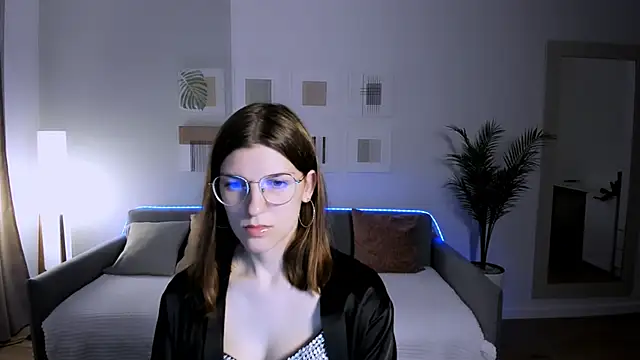 AnnaThorne online show from May 14, 2026, 4:31 am