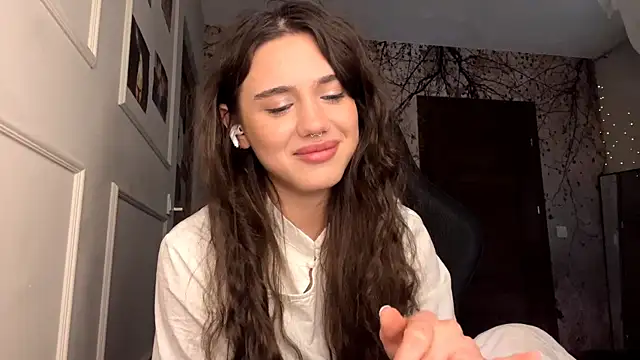 PamelaFougere online show from April 20, 2026, 10:18 am