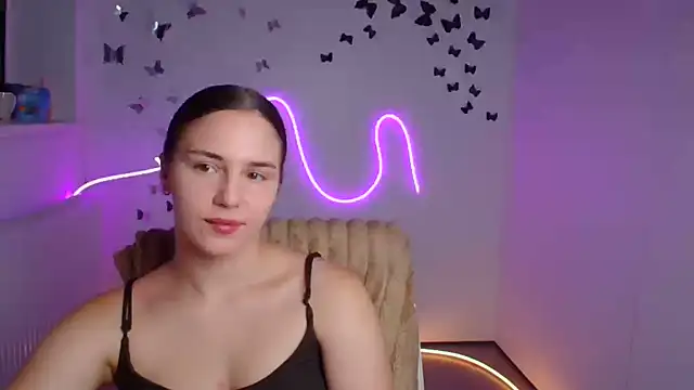 Snapshot of Kyara_ra chatting on August 7, 2026, 5:35 am Kyara ra online show from August 7, 2026, 5:35 am