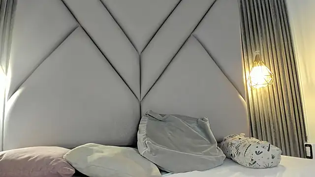 lolabunnysc online show from May 29, 2026, 12:11 pm