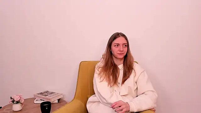 HeidiEnama online show from April 20, 2026, 1:03 pm