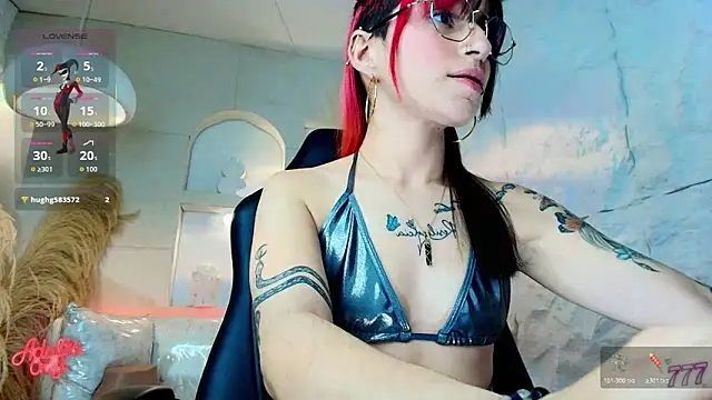 Moon Red r online show from April 18, 2026, 1:08 am