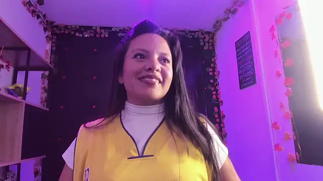 Snapshot of LilaVelvet chatting on April 28, 2026, 8:46 pm LilaVelvet online show from April 28, 2026, 8:46 pm