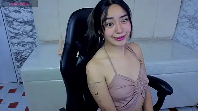Snapshot of Little_Samy_v chatting on May 31, 2026, 1:39 pm Little Samy v online show from May 31, 2026, 1:39 pm