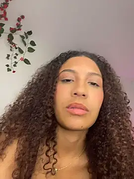 Snapshot of Daphnne_Curly chatting on July 3, 2026, 4:41 am Daphnne Curly online show from July 3, 2026, 4:41 am