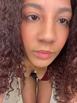 Snapshot of Daphnne_Curly chatting on July 11, 2026, 10:21 pm Daphnne Curly online show from July 11, 2026, 10:21 pm