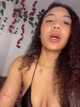 Snapshot of Daphnne_Curly chatting on July 26, 2026, 2:07 am Daphnne Curly online show from July 26, 2026, 2:07 am