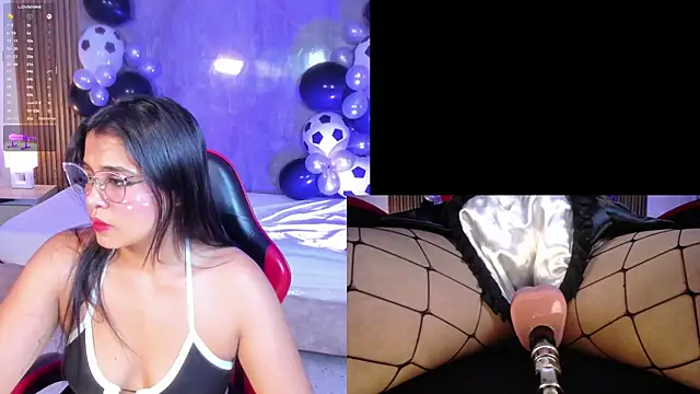 Snapshot of LuciaReid chatting on June 12, 2026, 2:04 pm LuciaReid online show from June 12, 2026, 2:04 pm
