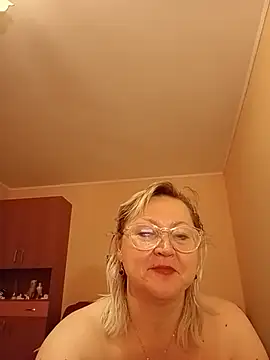 Snapshot of I_amVeronicle chatting on July 9, 2026, 8:15 am I amVeronicle online show from July 9, 2026, 8:15 am