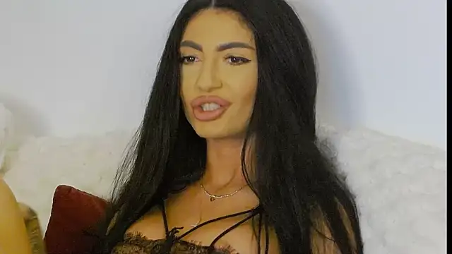Snapshot of MadisonDesire chatting on June 12, 2026, 1:53 pm MadisonDesire online show from June 12, 2026, 1:53 pm