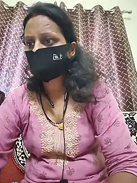 Snapshot of Beborani chatting on June 3, 2026, 8:04 am Beborani online show from June 3, 2026, 8:04 am