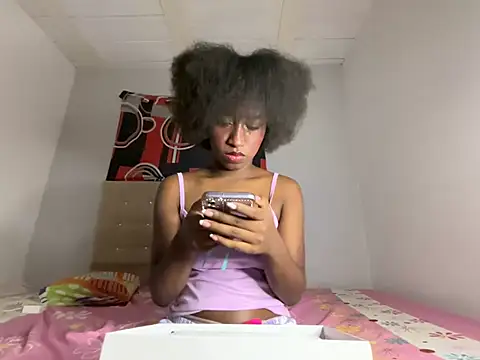 VenusNight  online show from June 12, 2026, 2:42 am