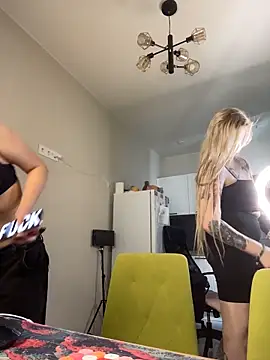Snapshot of DriveThruCiri chatting on June 22, 2026, 7:38 am DriveThruCiri online show from June 22, 2026, 7:38 am