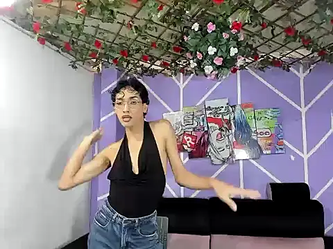 Snapshot of DAHNE_HOT_ chatting on June 28, 2026, 12:44 pm DAHNE HOT online show from June 28, 2026, 12:44 pm