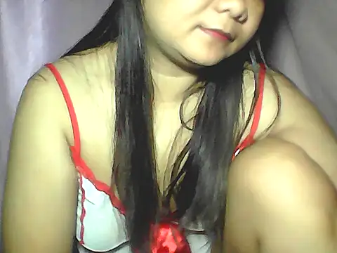 Snapshot of eljhenx chatting on June 3, 2026, 6:45 pm eljhenx online show from June 3, 2026, 6:45 pm