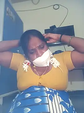 Snapshot of swetha10 chatting on July 18, 2026, 9:23 pm swetha10 online show from July 18, 2026, 9:23 pm