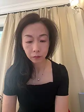Snapshot of summer0430 chatting on May 20, 2026, 12:51 am summer0430 online show from May 20, 2026, 12:51 am