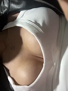 Leo roze online show from April 21, 2026, 12:45 am