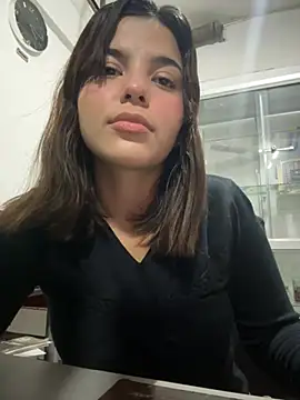Snapshot of Mia_Tylor01 chatting on June 24, 2026, 5:06 am Mia Tylor01 online show from June 24, 2026, 5:06 am