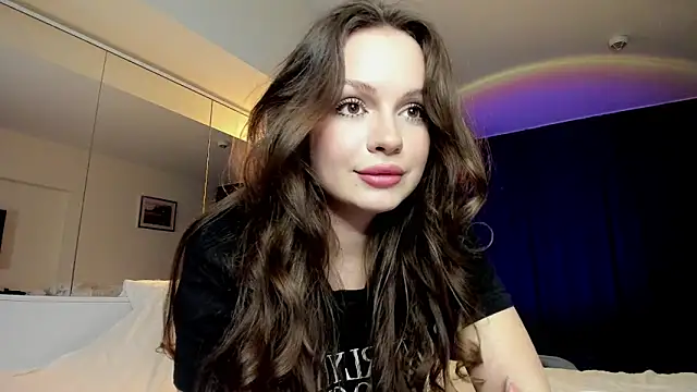 sweettitsbby online show from May 4, 2026, 8:00 pm