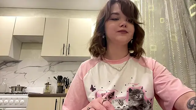 CunnyShawty online show from April 21, 2026, 6:14 pm