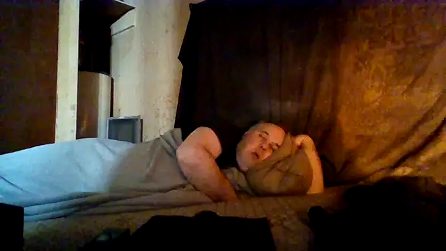 Snapshot of Nightshade1195 chatting on April 21, 2026, 7:04 am Nightshade1195 online show from April 21, 2026, 7:04 am