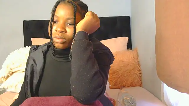 Snapshot of julianaa19 chatting on May 26, 2026, 6:33 am julianaa19 online show from May 26, 2026, 6:33 am