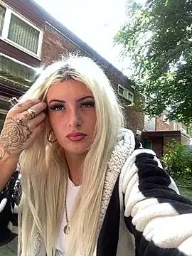 Livistreetxx online show from June 14, 2026, 12:17 pm