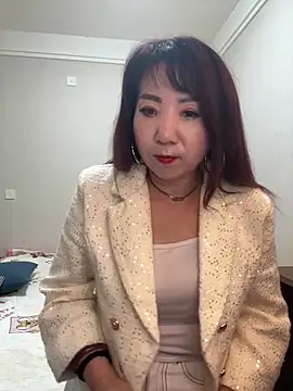 Snapshot of lucy-698 chatting on May 3, 2026, 12:20 pm lucy-698 online show from May 3, 2026, 12:20 pm