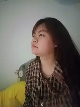 Truxcy1 online show from May 19, 2026, 1:56 am