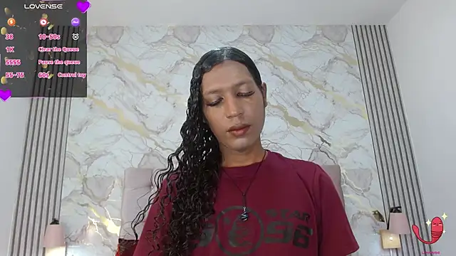 Mia Hiills online show from June 6, 2026, 3:12 am