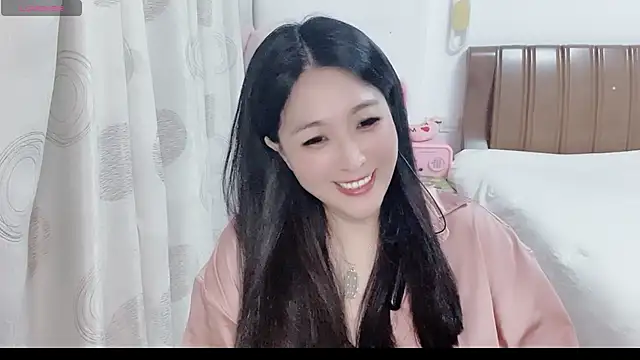 Snapshot of D-Misslu chatting on July 1, 2026, 1:11 pm D-Misslu online show from July 1, 2026, 1:11 pm
