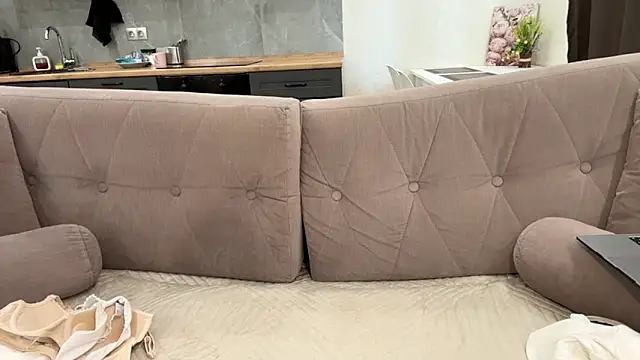 Eva wett online show from April 28, 2026, 8:08 am