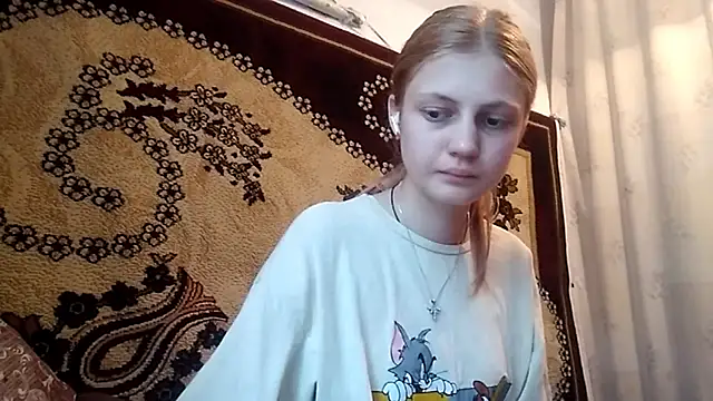 LunaLaday online show from May 25, 2026, 2:22 am
