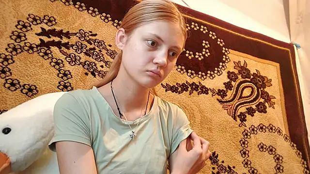 LunaLaday online show from June 6, 2026, 3:23 am