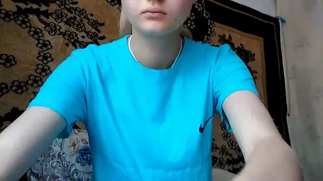 LunaLaday online show from June 25, 2026, 2:42 am